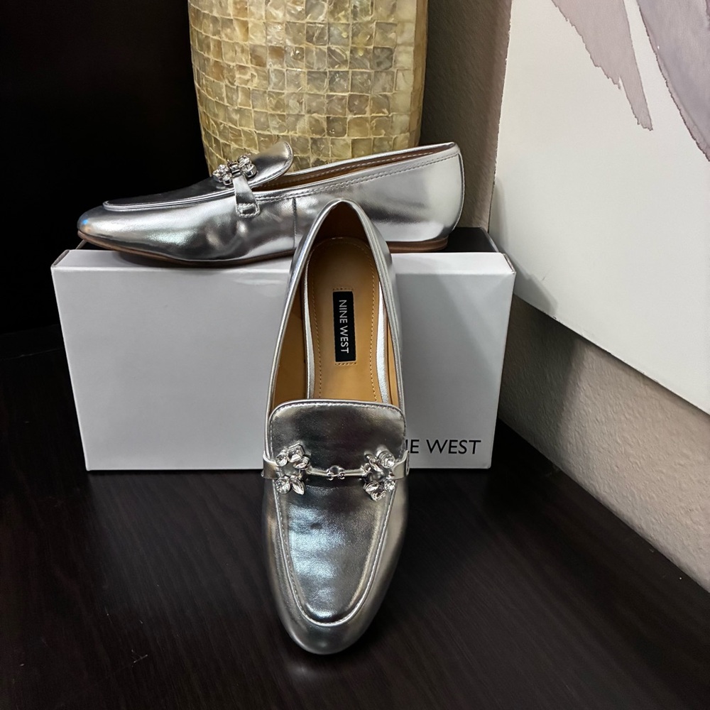 Nine West Metallic Silver Flats
